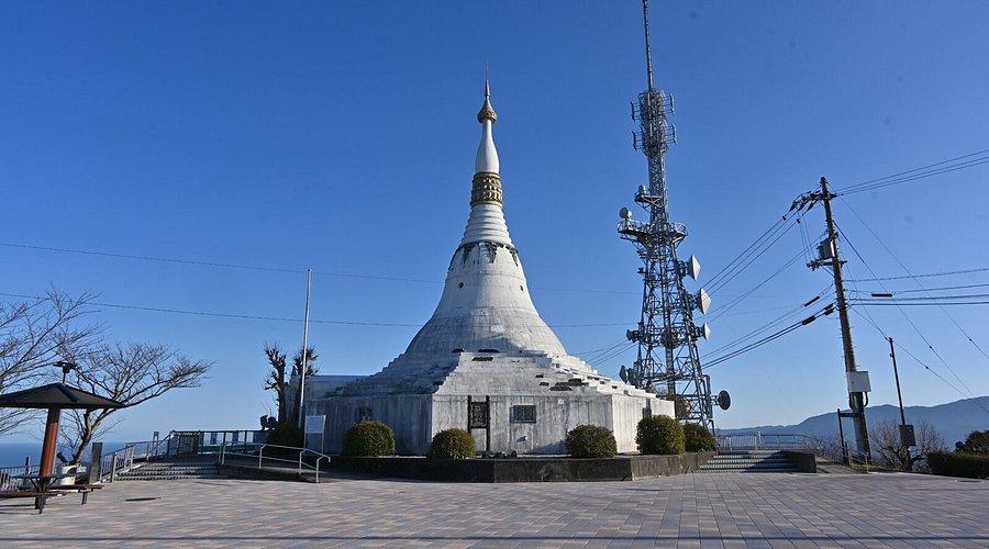 🕊️ 파고다 평화 기념탑 (파고다 헤이와 키넨토) 이미지 1
